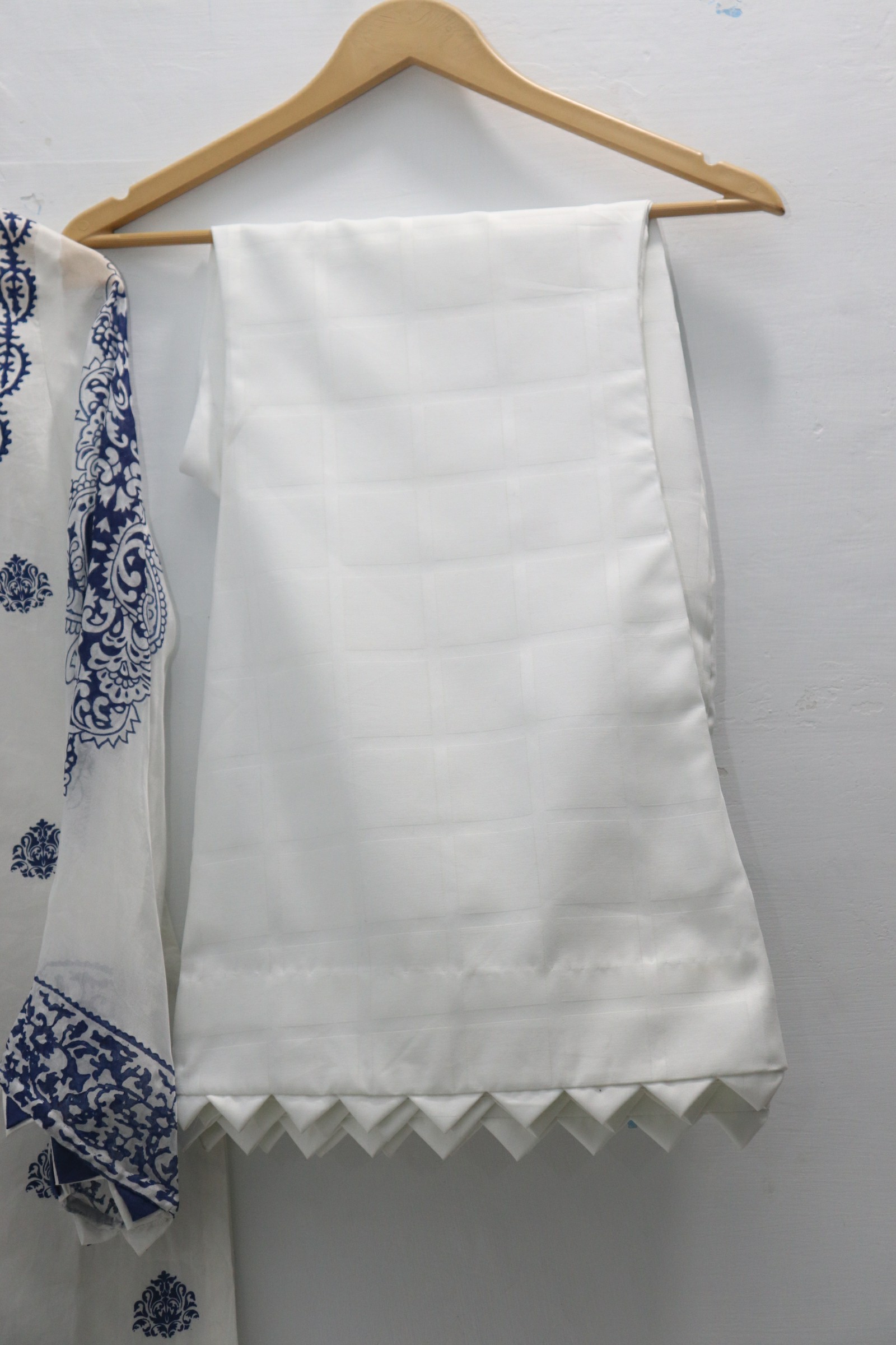 Pure Lawn Stuff Block Print Design 3 Pieces - Image 4