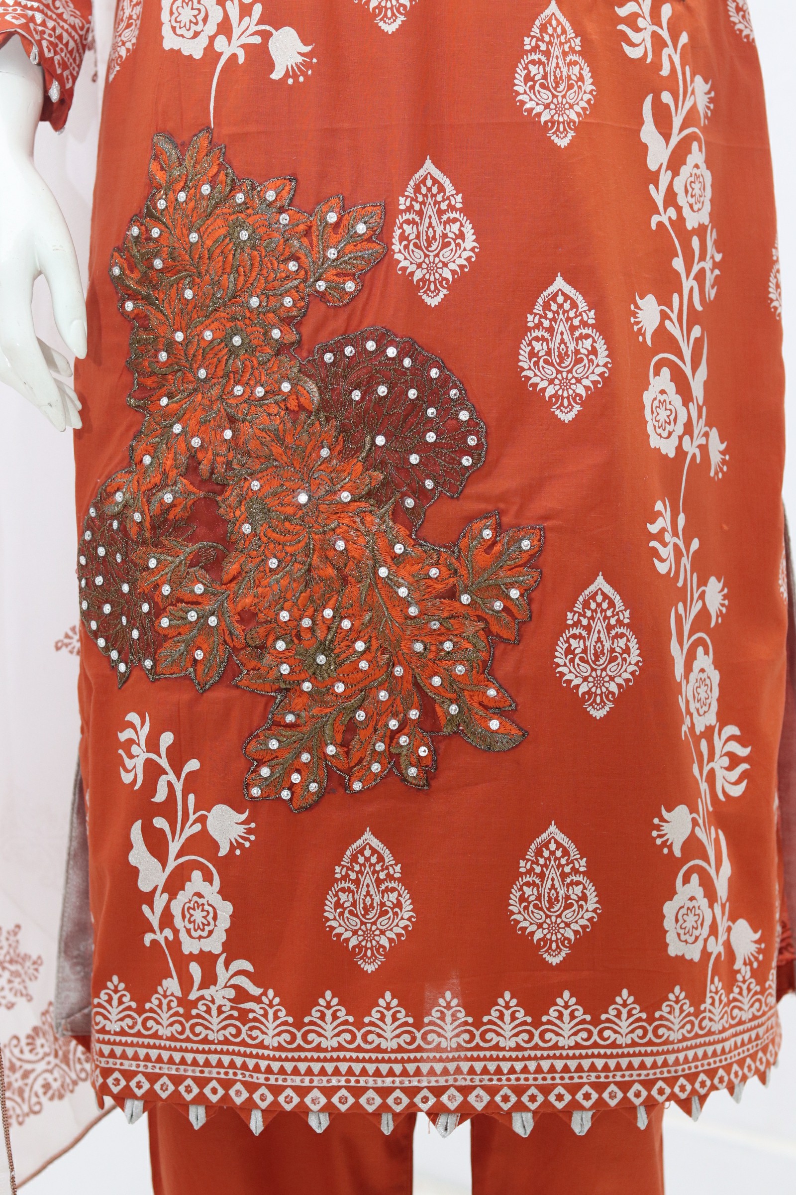 Pure Lawn Stuff Block Print & Embroidery Design 3 Piece - Image 4