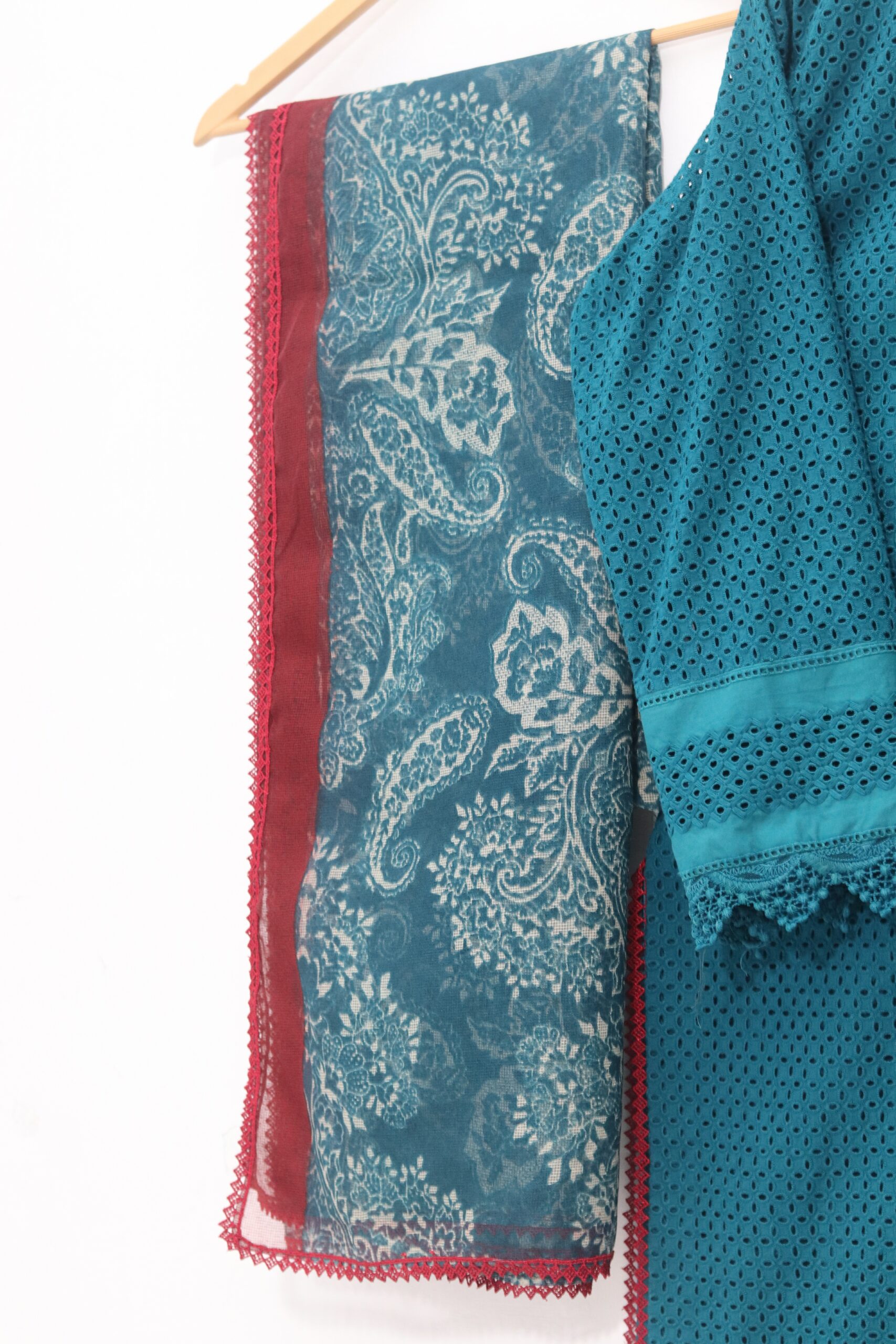 Pure Lawn Stuff chikan kari Design 3 Pieces - Image 3