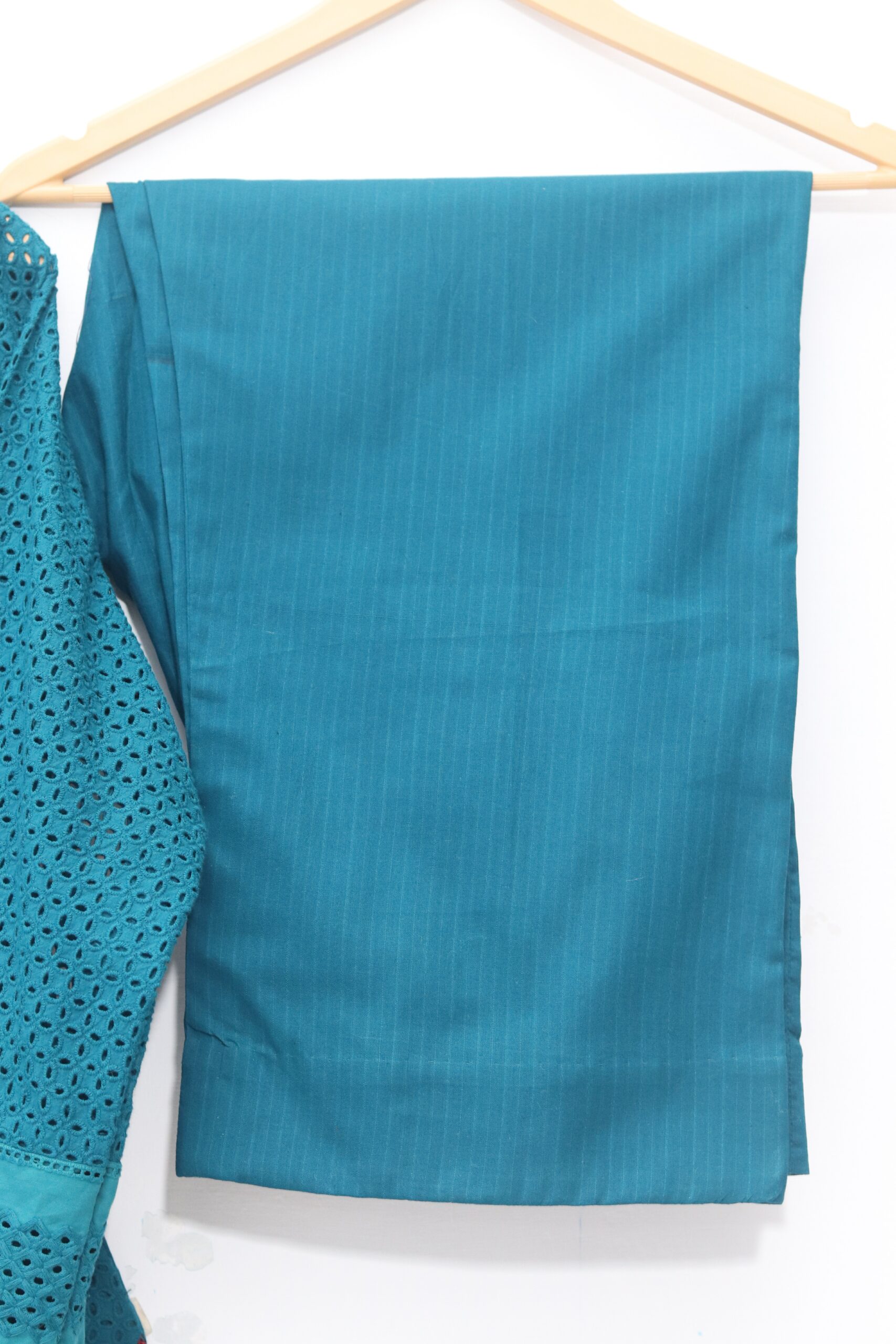 Pure Lawn Stuff chikan kari Design 3 Pieces - Image 4