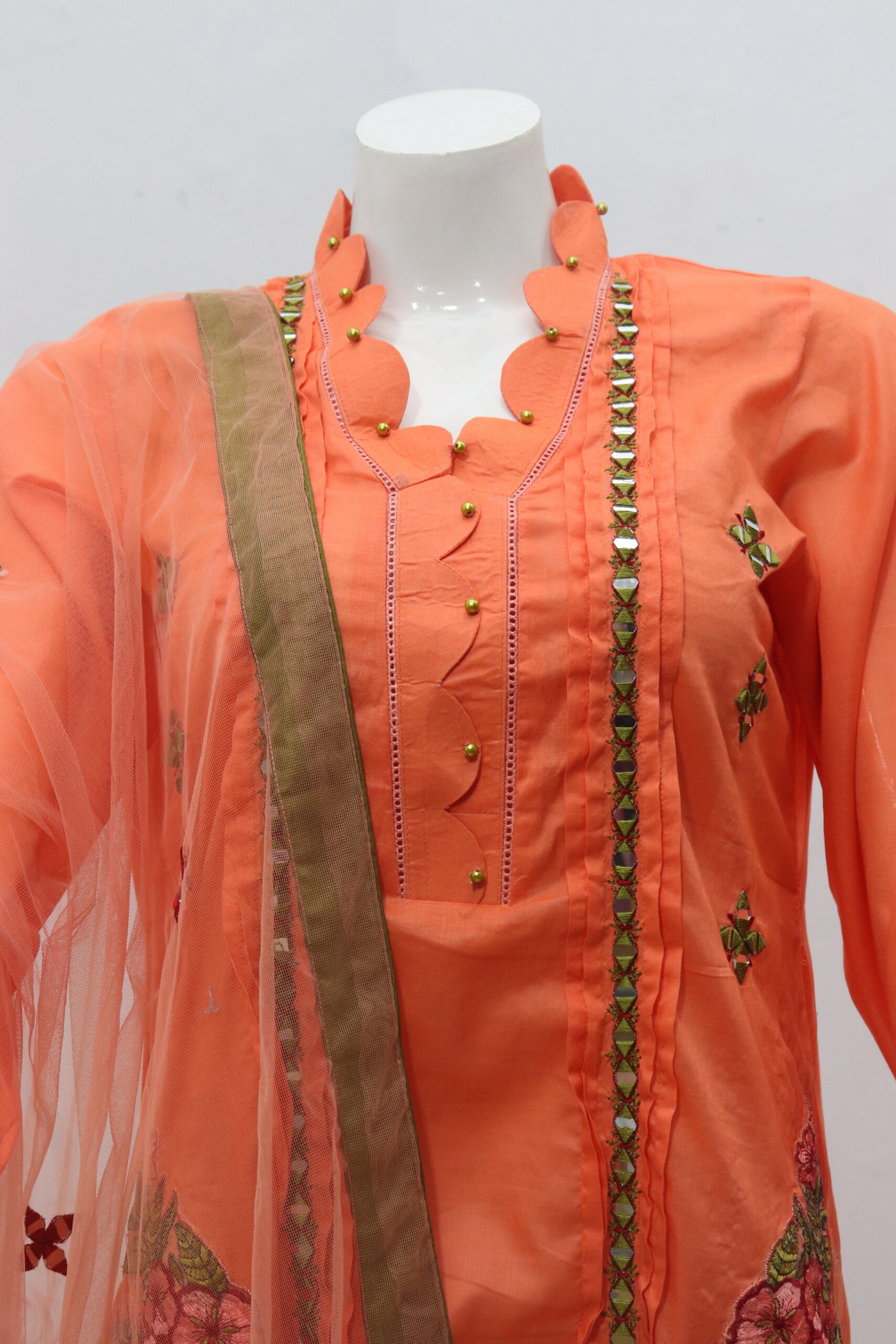 Pure Lawn Stuff Chikankari & Embroidrey Patch Design 3 Piece - Image 4