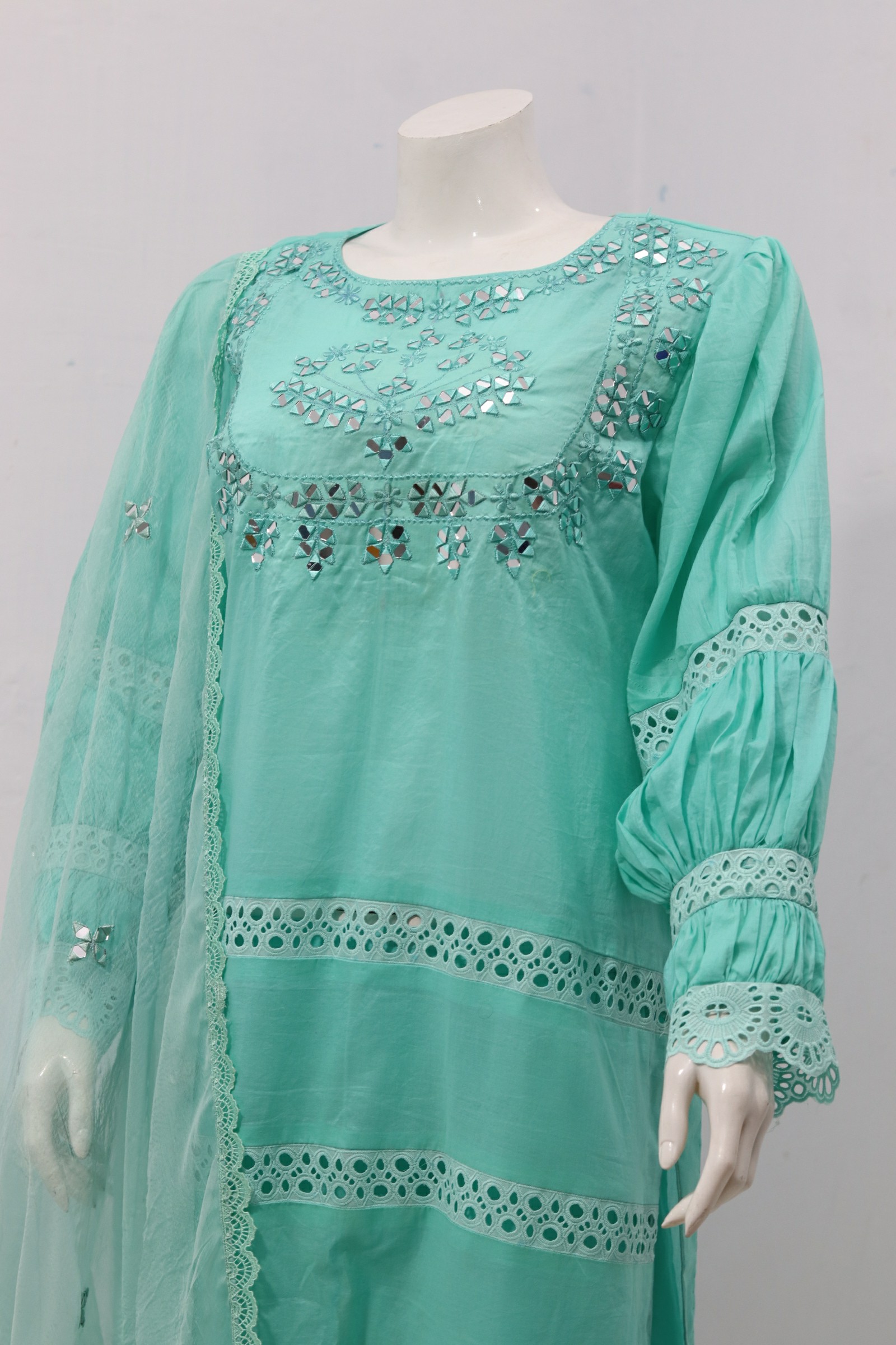 Pure Lawn Stuff Chikankari & Embroidrey Mirror Design 3 Piece - Image 2