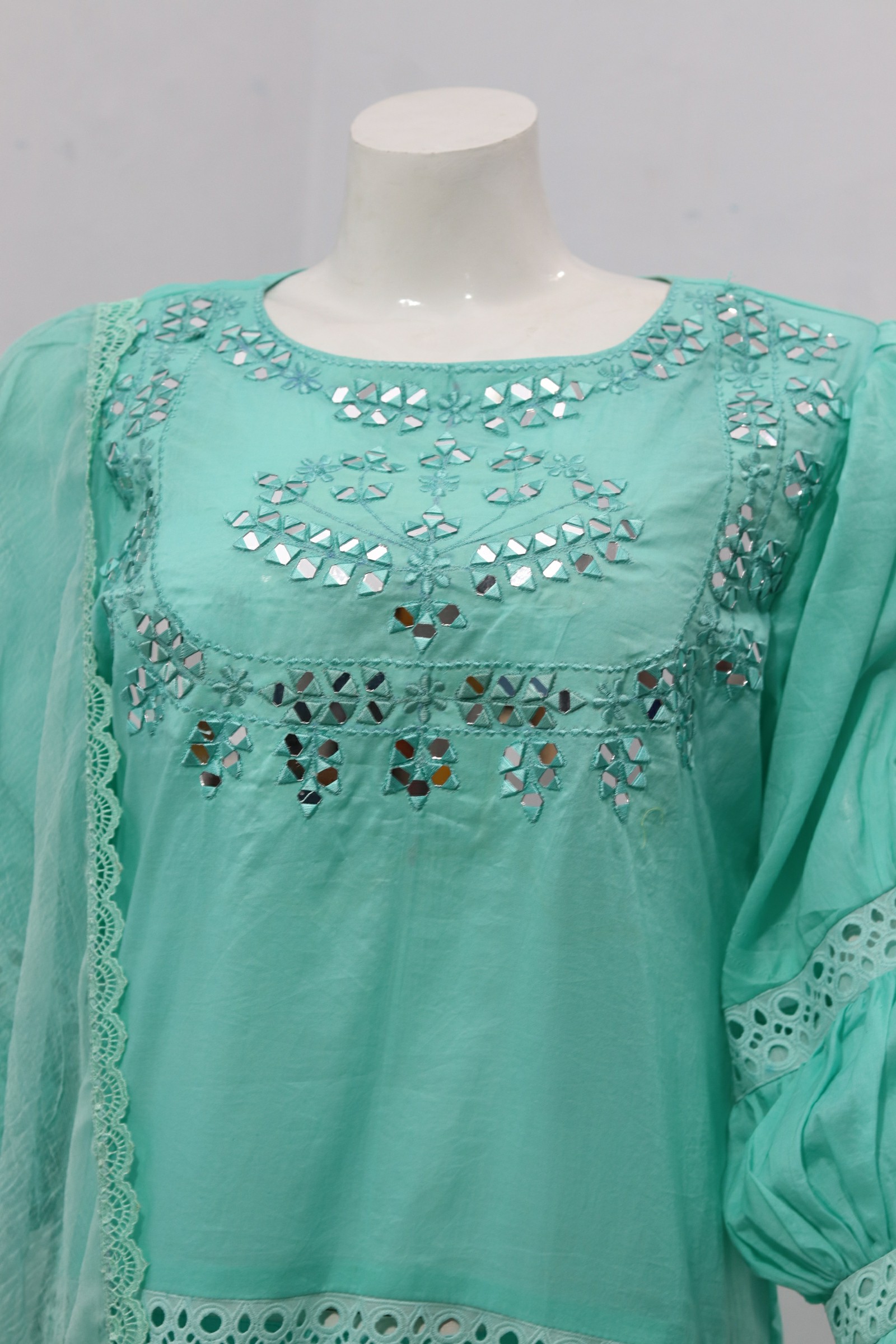 Pure Lawn Stuff Chikankari & Embroidrey Mirror Design 3 Piece - Image 3