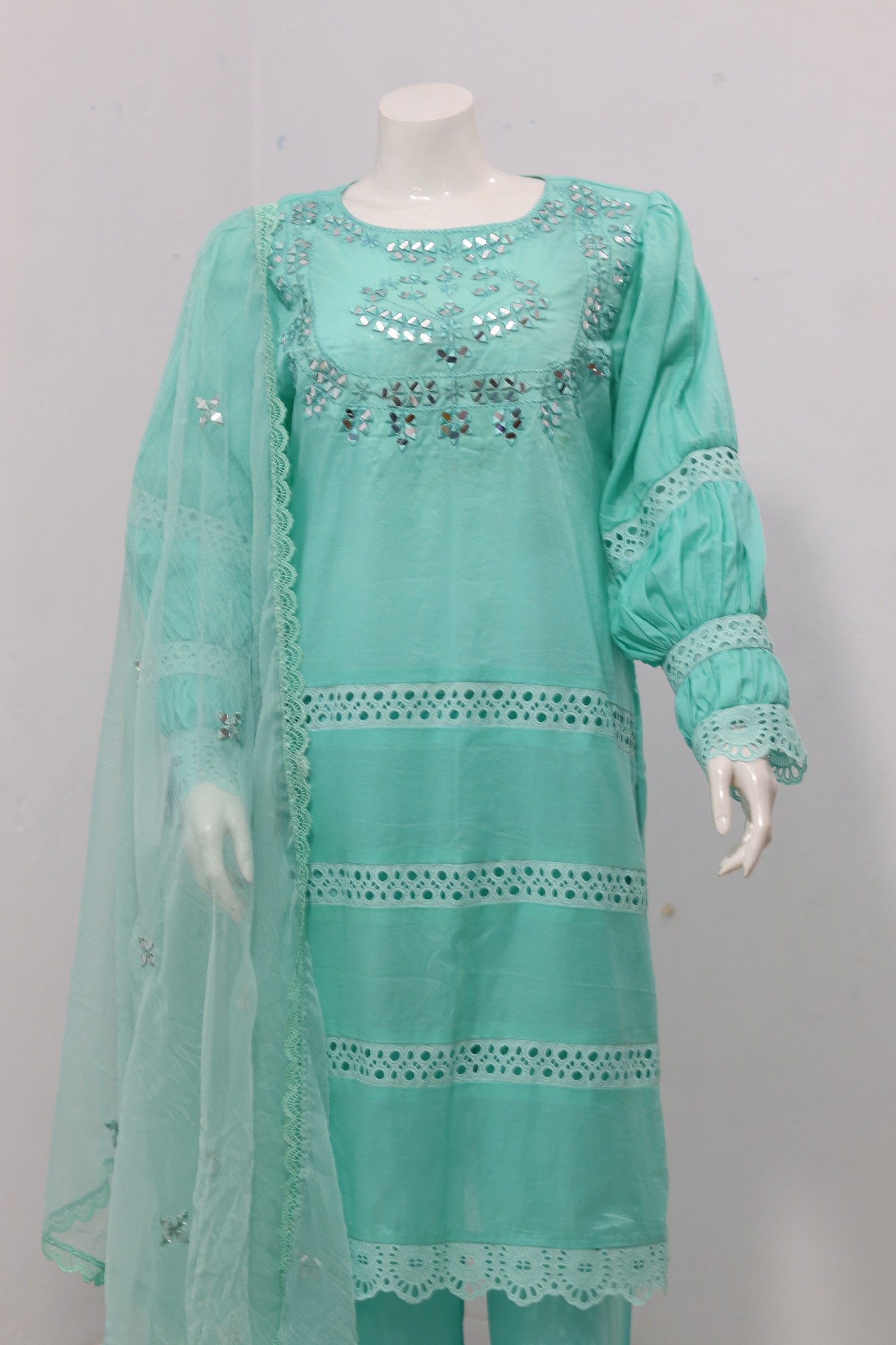 Pure Lawn Stuff Chikankari & Embroidrey Mirror Design 3 Piece - Image 7