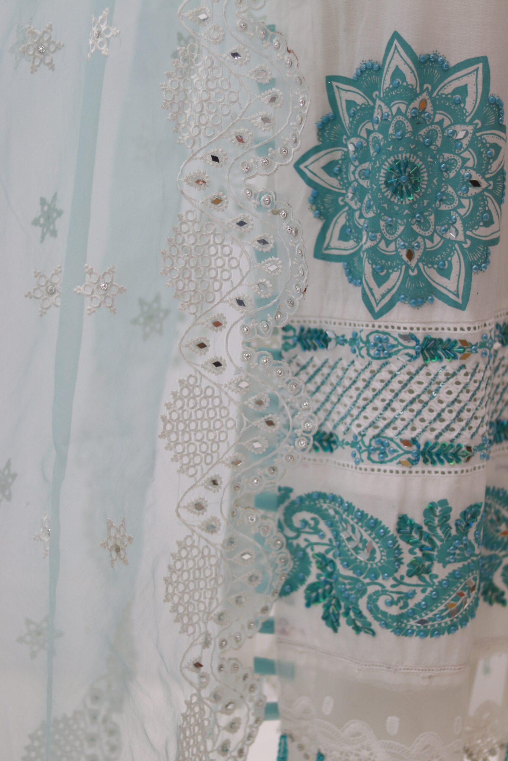 Pure Lawn Stuff Block Print Embroidery mirror moti Desgin 3 Piece - Image 5