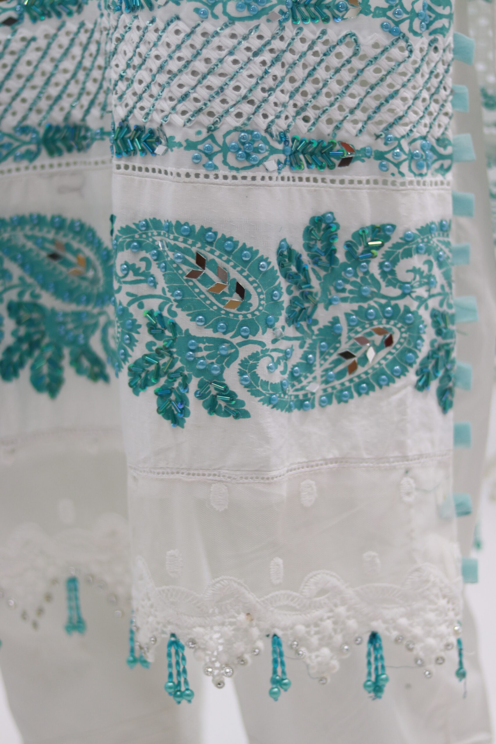 Pure Lawn Stuff Block Print Embroidery mirror moti Desgin 3 Piece - Image 8