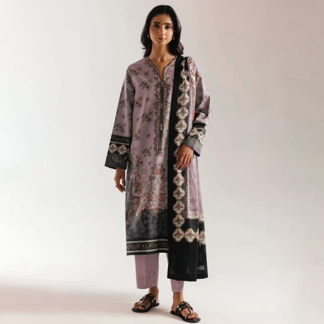 Ethnic Volume 220 – Digital Printed Lawn 3-Piece Suit with Voil Dupatta (Lavender & Black)