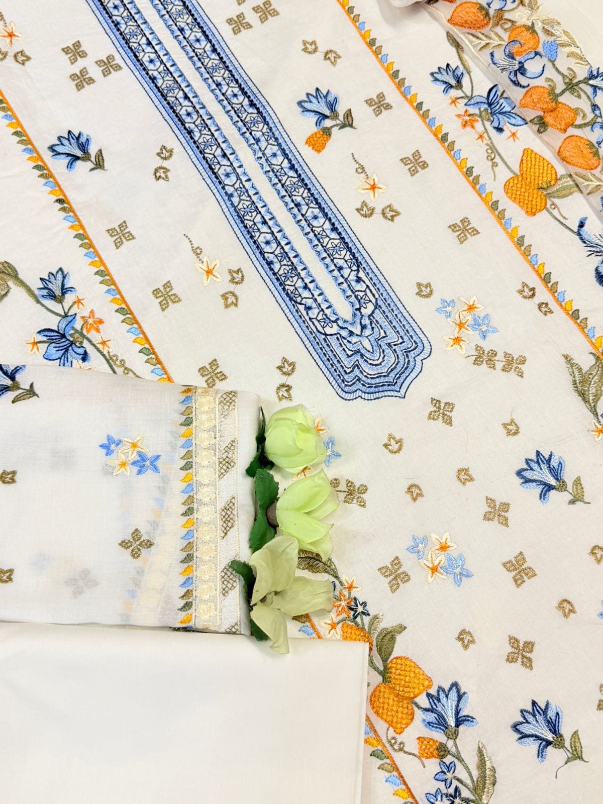 Off-White Embroidered Luxury Lawn Suit – 3 Piece Summer Edition - Image 2
