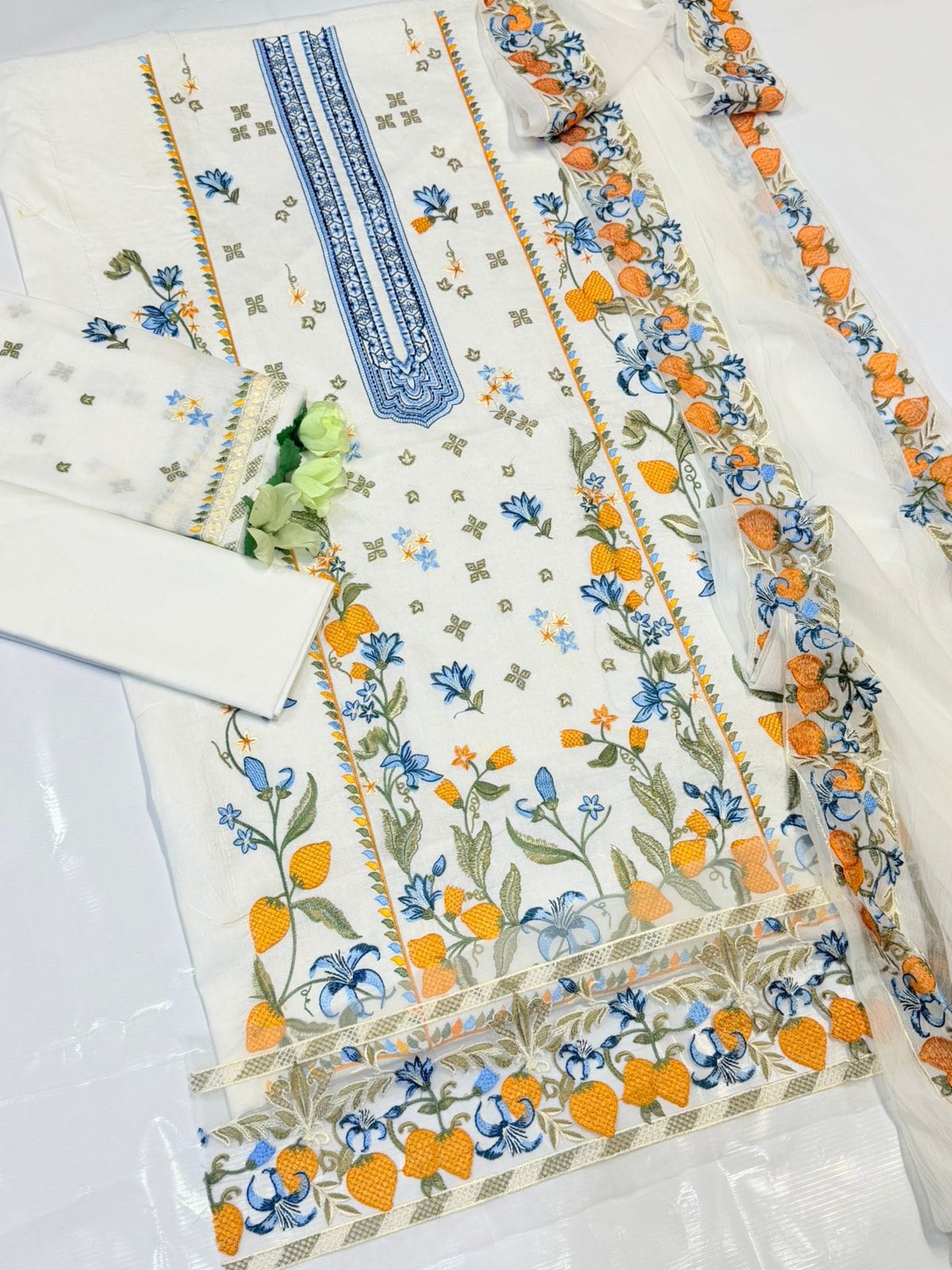 Off-White Embroidered Luxury Lawn Suit – 3 Piece Summer Edition - Image 5
